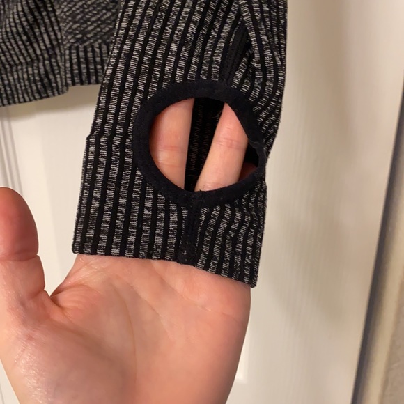 Fabletics workout pullover jacket - Picture 3 of 3